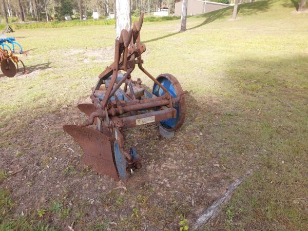 3 Mouldboard Plough - Image 7