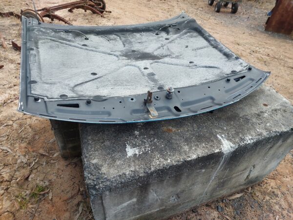 VR / VS Holden Bonnet - Image 6