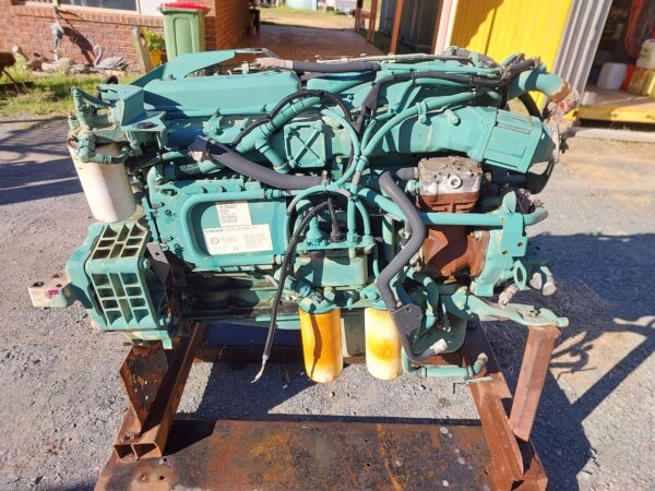Volvo D6B250 6 Cylinder Engine - Image 5
