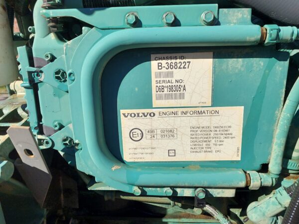 Volvo D6B250 6 Cylinder Engine - Image 6