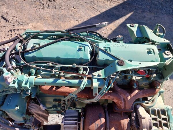 Volvo D6B250 6 Cylinder Engine - Image 9