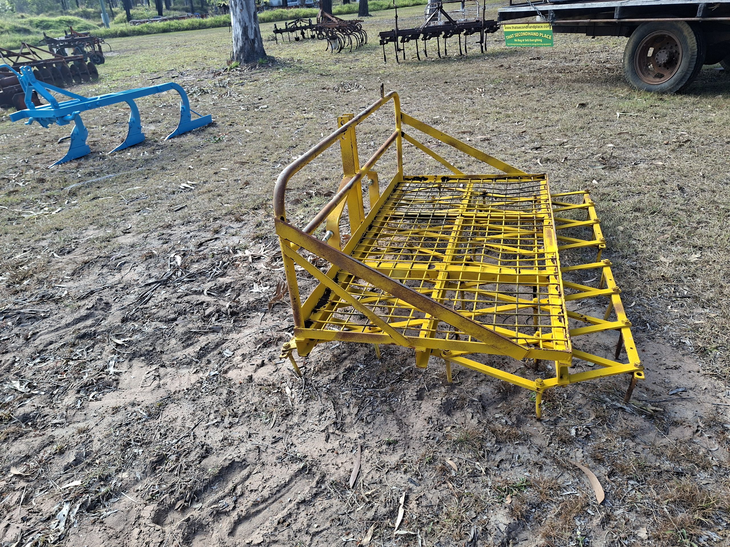 3 Point Linkage Carryall & Set of Harrows in one - Image 3