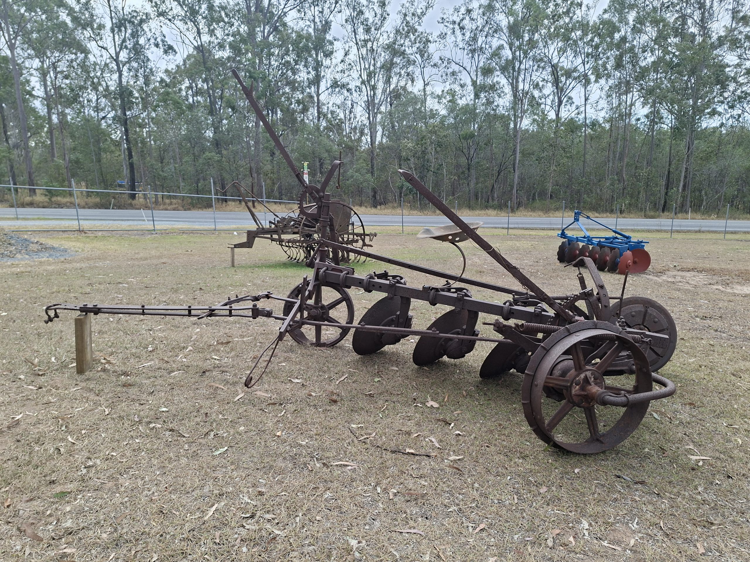 Vintage Antique Sunshine 3 Furrow horse Drawn Disc Plough - Image 4